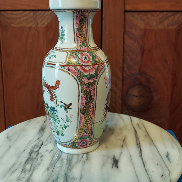 Hand Painted Vase - Picture 4 of 10